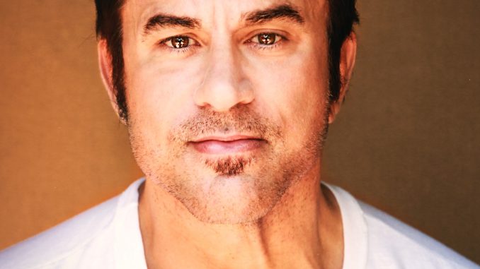 Tom Vitorino Headshot 19